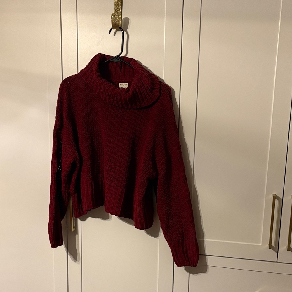 Billabong cropped oversized knit turtleneck